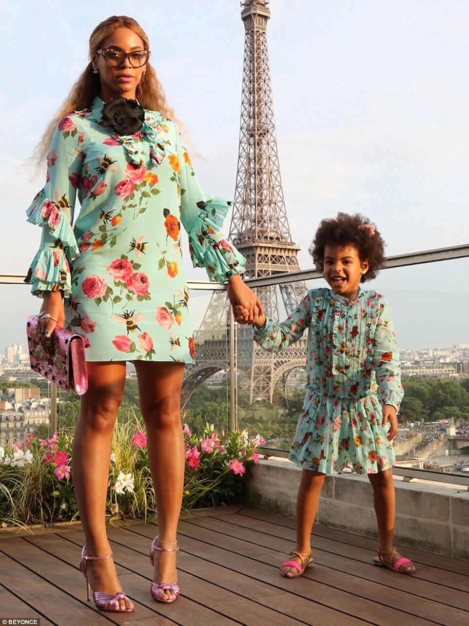369be47600000578-3709407-peppy_in_paris_beyonce_and_her_spirited_daughter_blue_ivy_had_a_-a-7_1469560354990